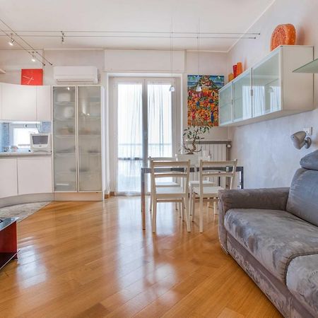 Joivy Vibrant Flat With Balcony Apartment Milano Ngoại thất bức ảnh