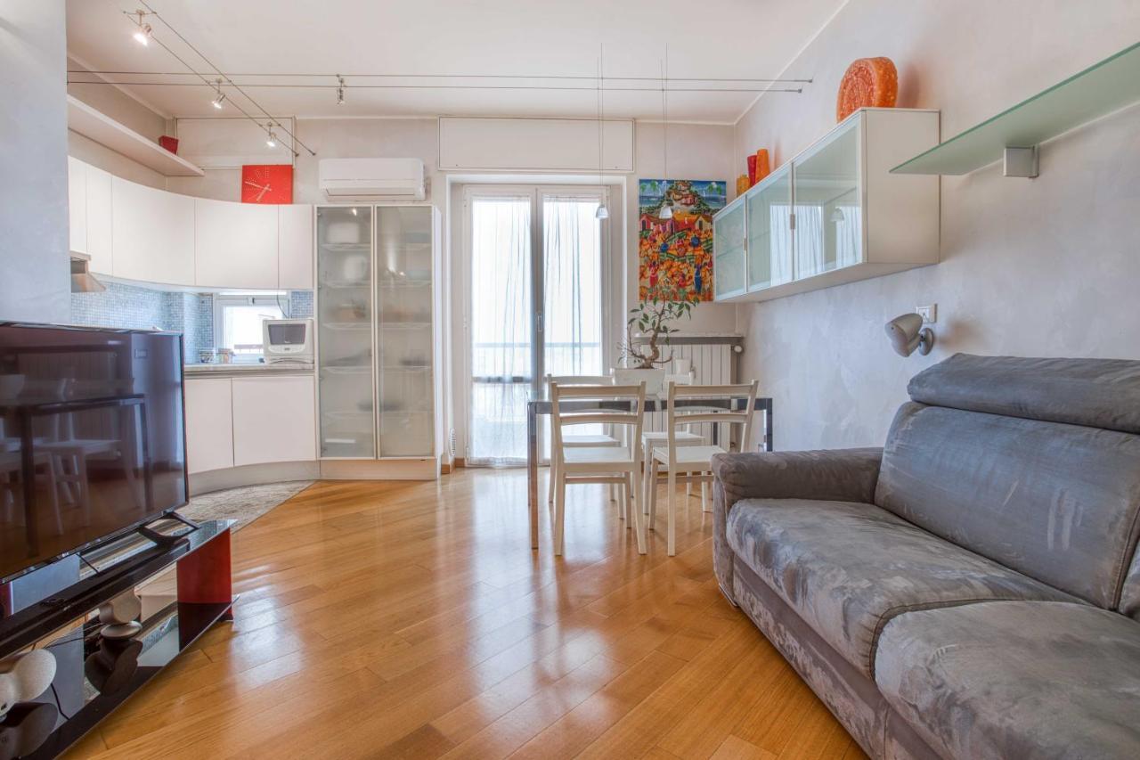 Joivy Vibrant Flat With Balcony Apartment Milano Ngoại thất bức ảnh