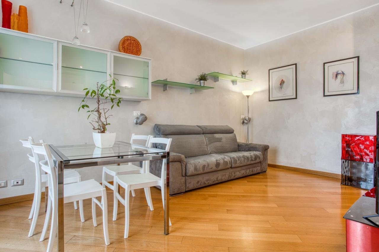 Joivy Vibrant Flat With Balcony Apartment Milano Ngoại thất bức ảnh